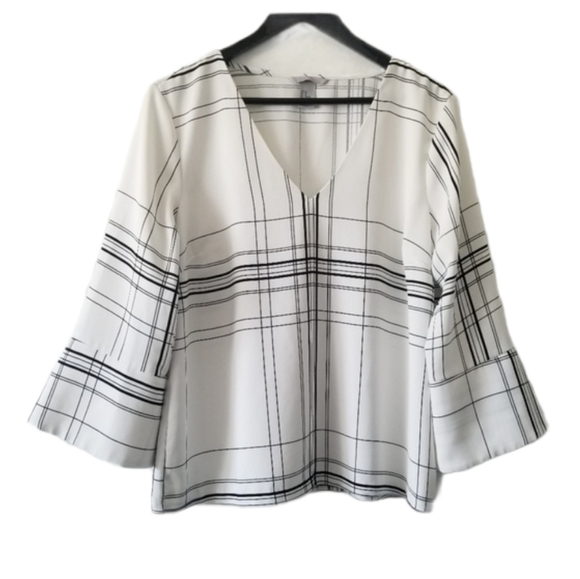 H&M black & white v-neck split sleeve blouse - Picture 1 of 10